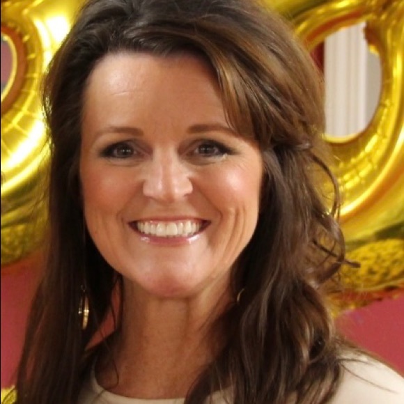 Meet your Posher, Laurie - Picture 1 of 1